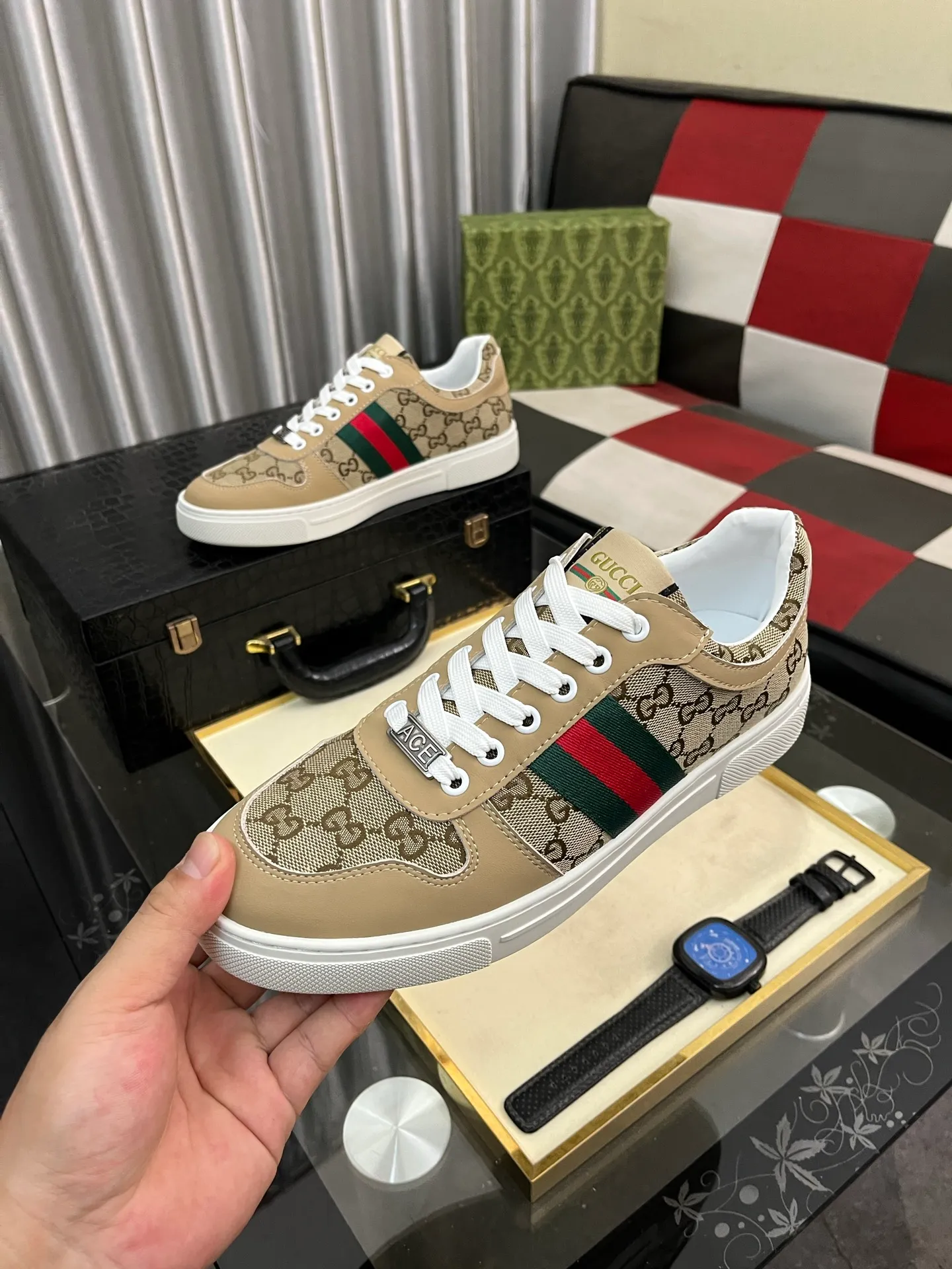 Men's Men's Shoes💰440⌚️⌚️【GUCCI】Gucci men's latest white shoe series casual shoes! The official website is built 1:1. Upper: Made of imported cowhide, with electric embroidery ➕Inner lining: Made of high-quality first-layer pigskin, soft and comfortable. Picky material selection and exquisite workmanship give you the best enjoyment. Size: 38-44 yards, 3️⃣ colors available.